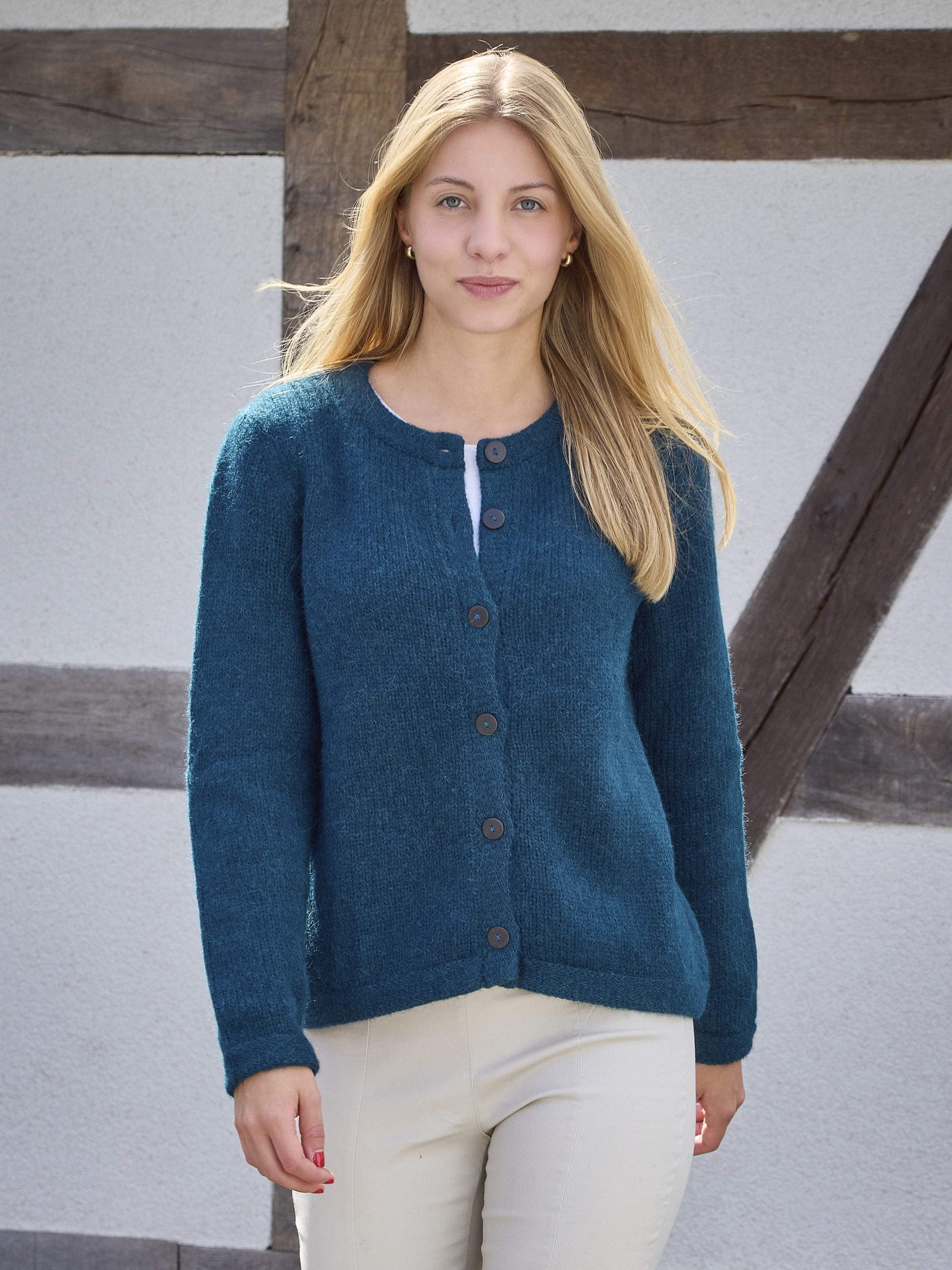 alpaka-strickjacke-251gji-1.jpg alpaka strickjacke – Bild 1