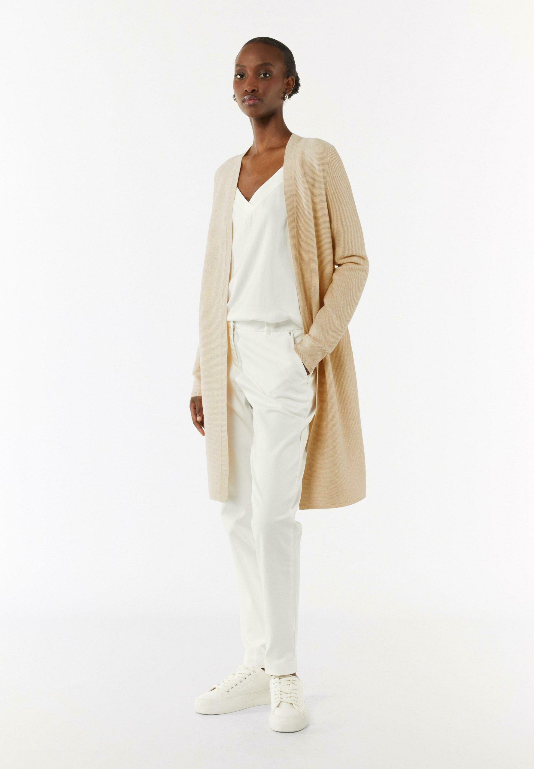 comma-strickjacke-231zti-1.jpg comma strickjacke – Bild 1