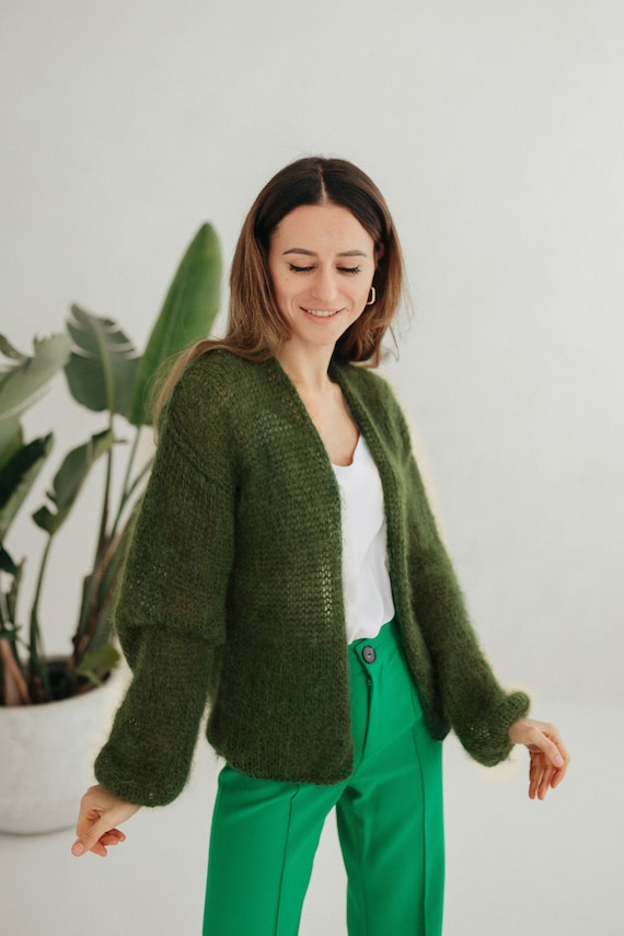 gruene-damen-strickjacke-146wvk.jpg grüne damen strickjacke – Bild 1