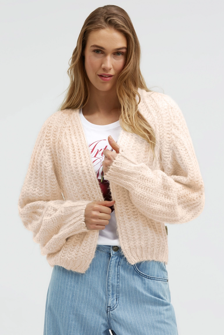 kurz-strickjacke-134bze.webp kurz strickjacke – Bild 1