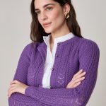lila strickjacke
