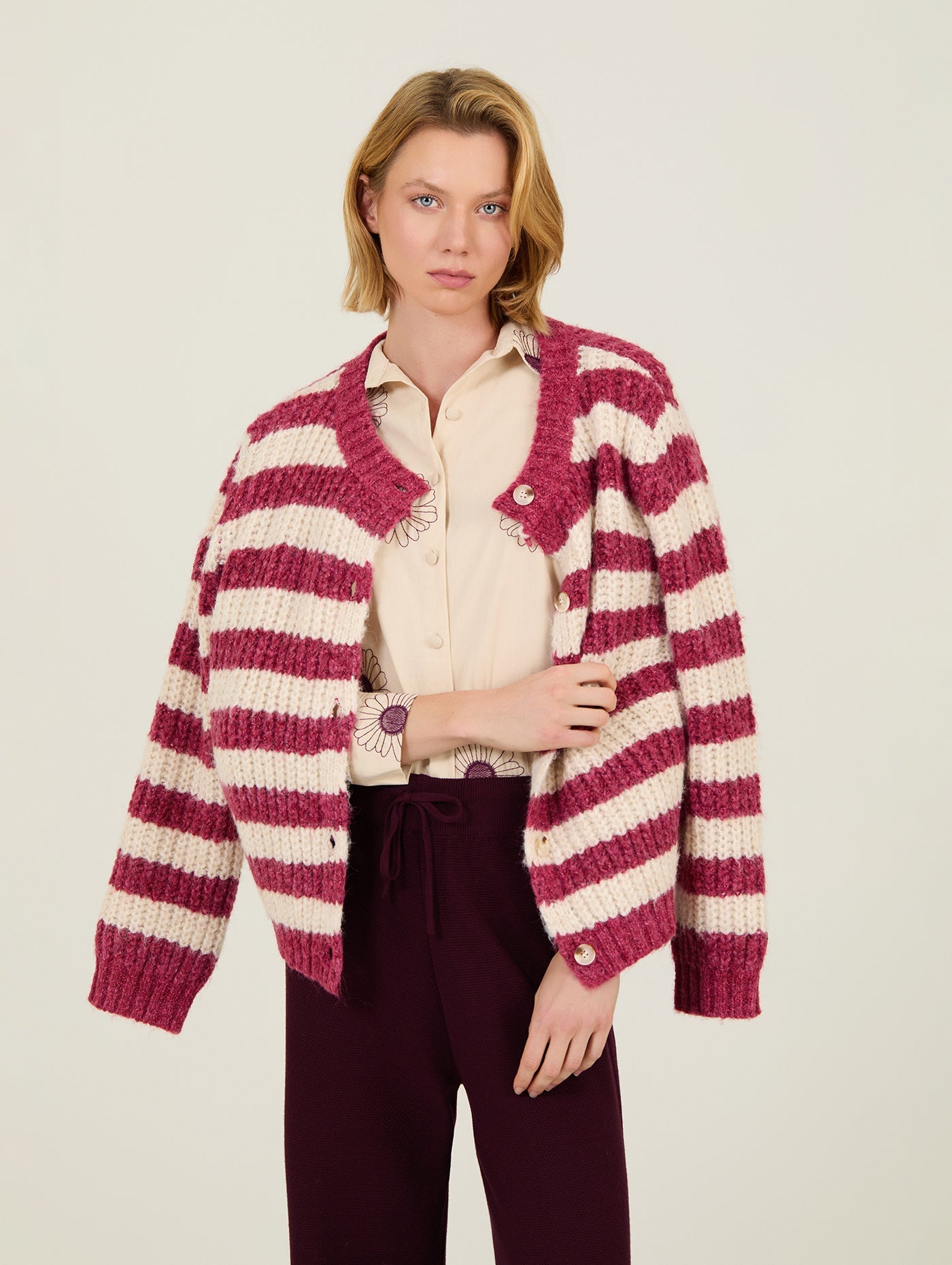 strickcardigan-058ixj-1.jpg strickcardigan – Bild 1