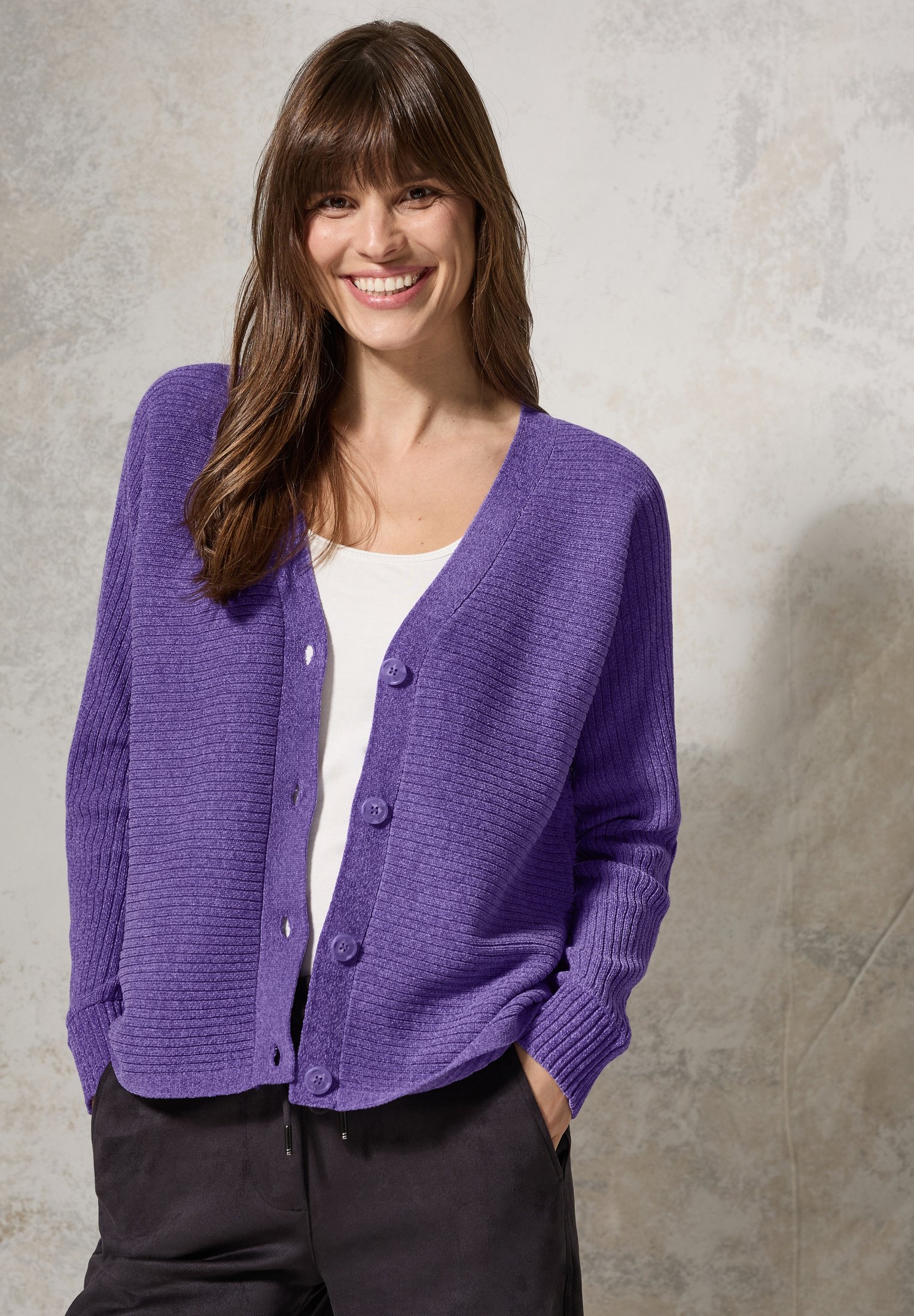 strickjacke-lila-561kwc-1.jpg strickjacke lila – Bild 1