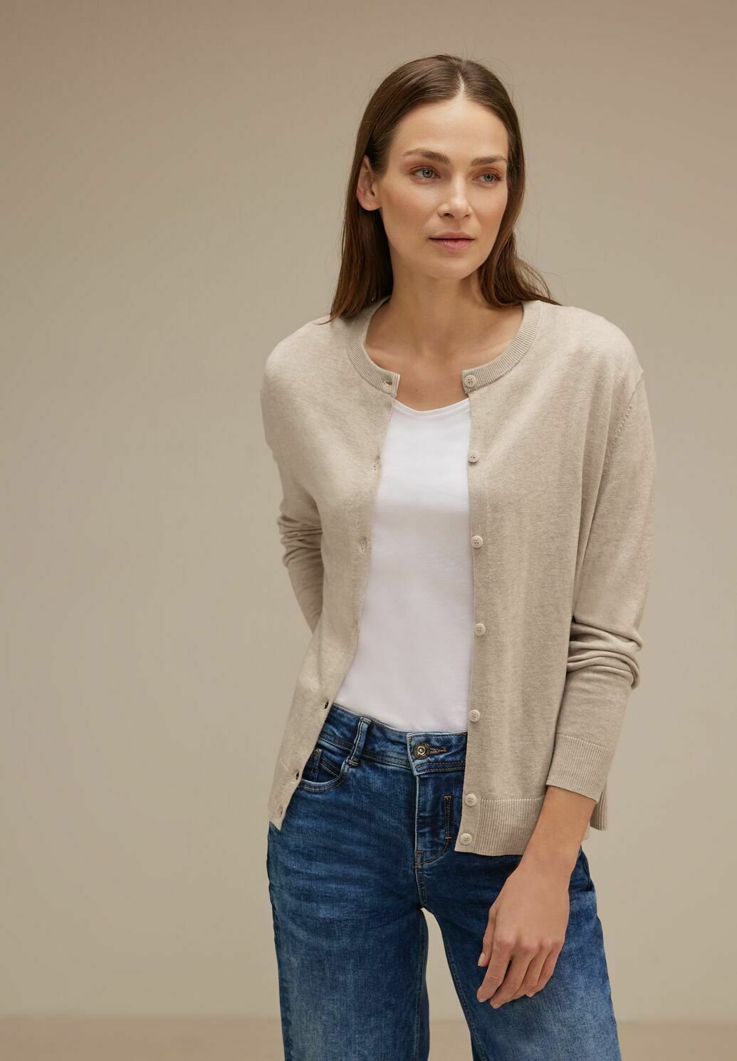 strickjacken-beige-484qdg-1.jpg strickjacken beige – Bild 1