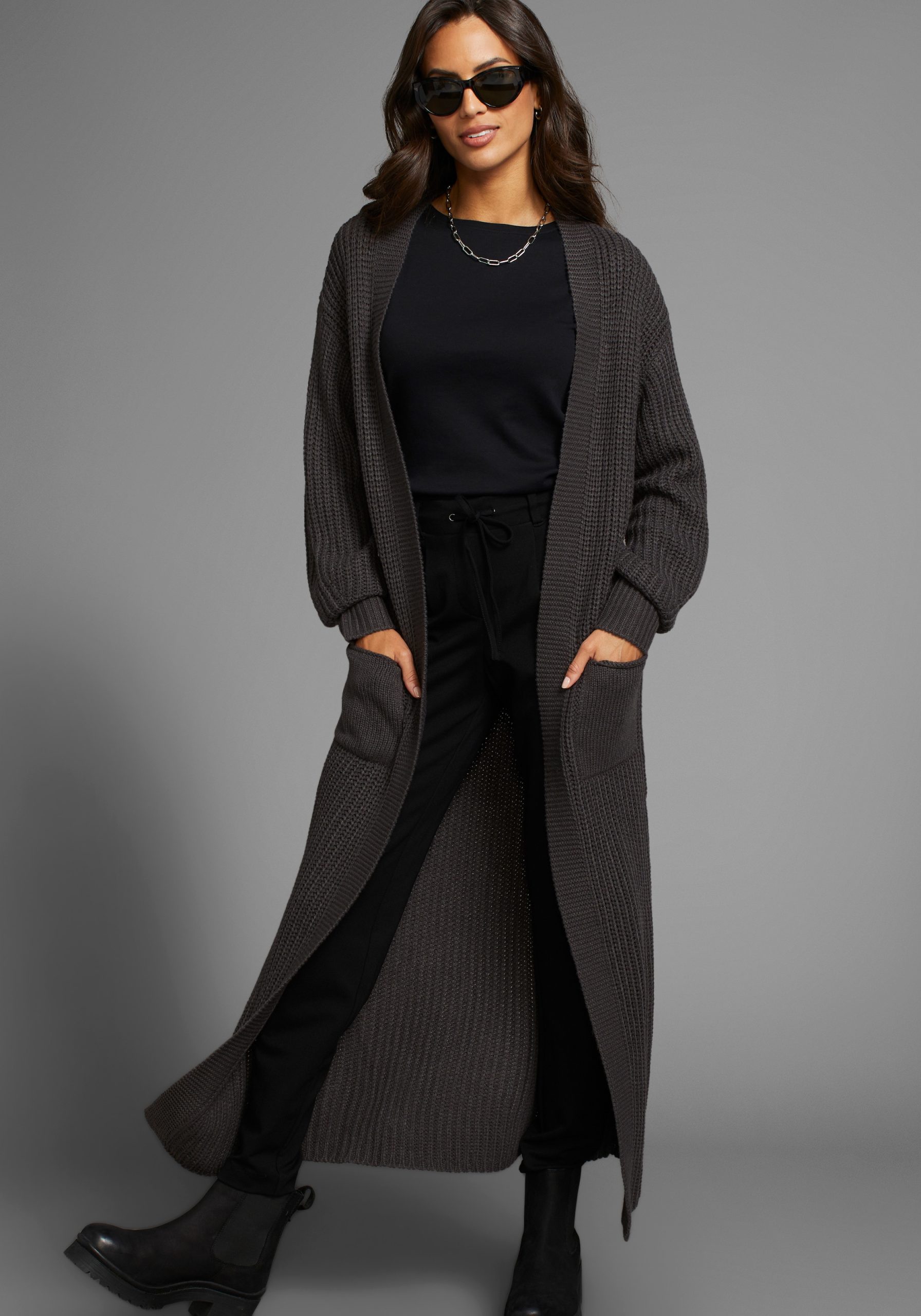 strickmantel-lang-982ozb-1.jpg strickmantel lang – Bild 1